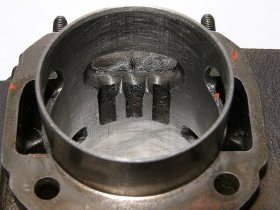 (Bild für) Zylinder 136 ccm Malossi MKI mit Zylinderkopf Vespa V50, PV, PK #4