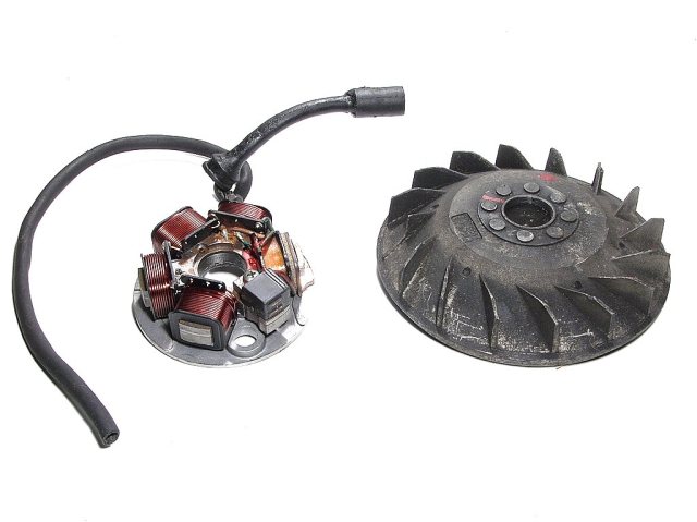 (Bild für) Zündung SET Zündgrundplatte kontaktlos Polrad kleiner Konus Vespa PK