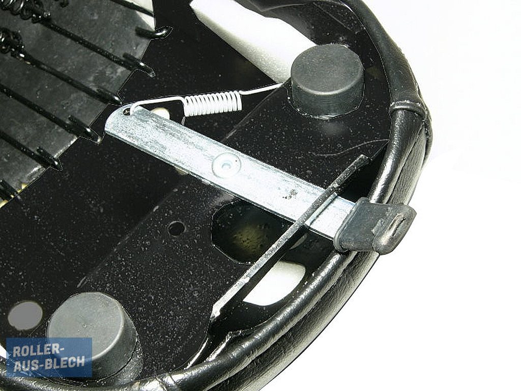 (Bild für) Sitzbank Vespa V50, PV Mono nocciola - zum Schließen ins Bild klicken